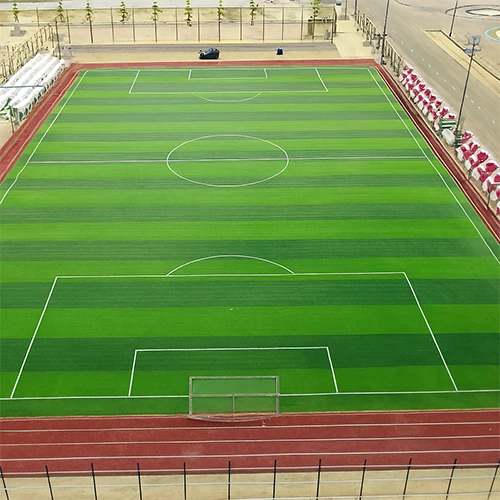 ملاعب عشب صناعي