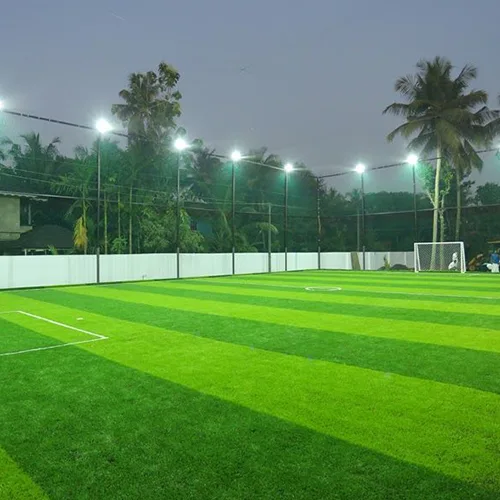 ملاعب عشب صناعي