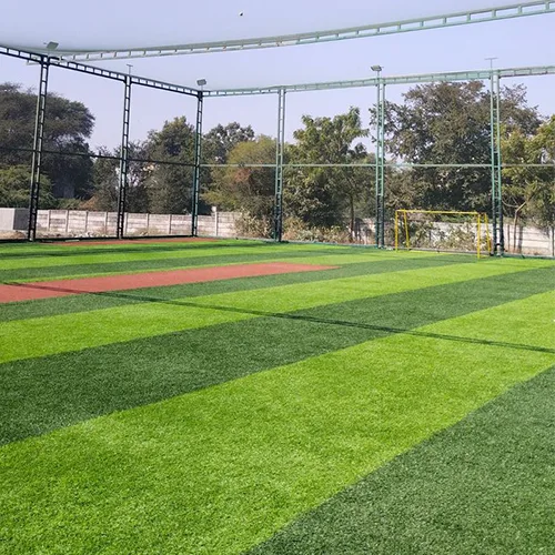 تجهيز ملاعب عشب صناعي